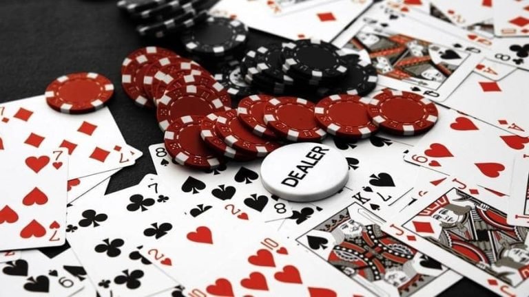 Bàn chơi casino trực tuyến với dealer thật tại b123b